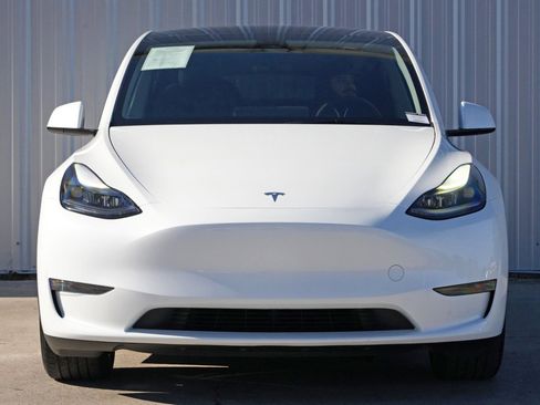 Used 2024 Tesla Model Y Long Range image 7