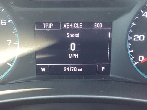 Used 2024 Chevrolet Equinox LS w/ Driver Confidence II Package FWD image 3