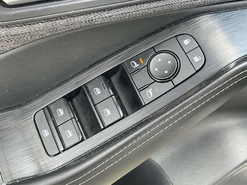 Used 2021 Nissan Rogue SV image 16