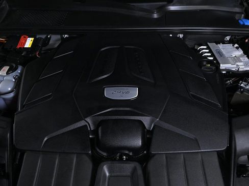 Certified 2021 Porsche Cayenne S image 28