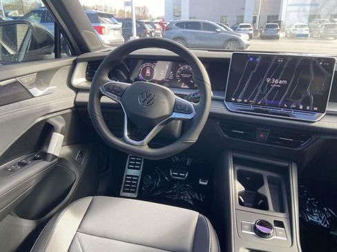 New 2026 Volkswagen Tiguan SE R-Line FWD image 12