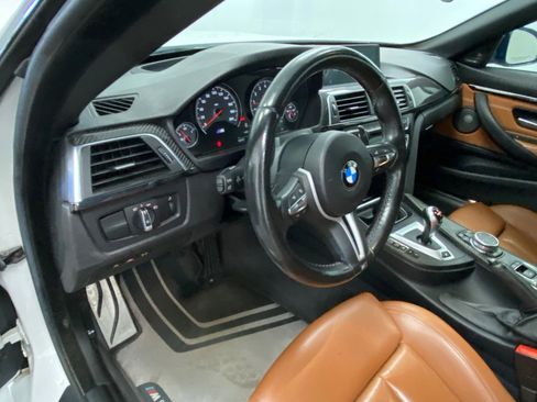 Used 2016 BMW M4 Convertible RWD image 35