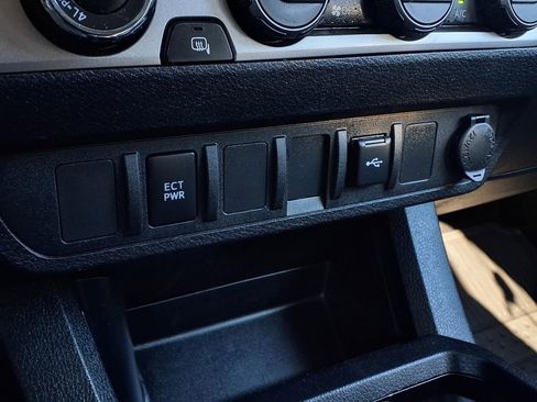 Used 2023 Toyota Tacoma SR image 11