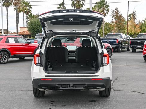 Used 2025 Ford Explorer Active image 6