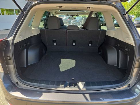 Used 2023 Subaru Forester Premium AWD/4WD image 28