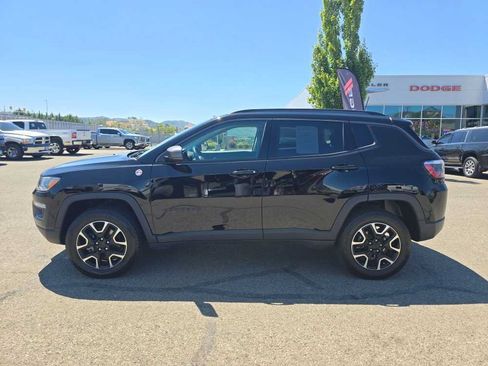 Used 2019 Jeep Compass Trailhawk w/ Leather Interior Group AWD/4WD image 2