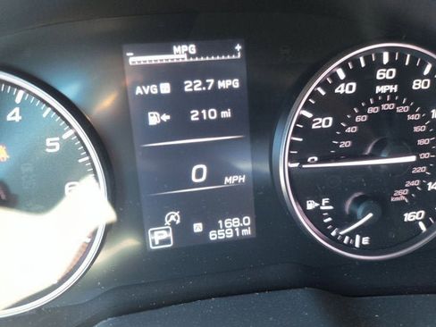 Certified 2025 Subaru Outback Premium AWD/4WD image 12