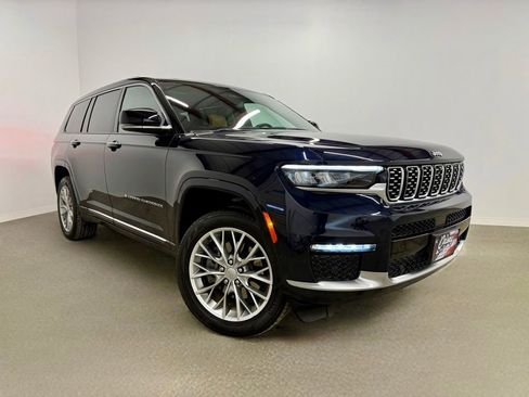 Used 2023 Jeep Grand Cherokee L Summit w/ Advanced Protech Group IV image 3