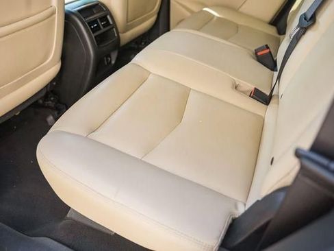 Used 2017 Cadillac XT5 FWD image 27