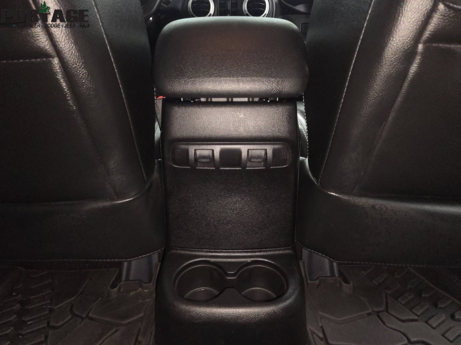 Used 2012 Jeep Wrangler Unlimited Sahara w/ Connectivity Group AWD/4WD image 27