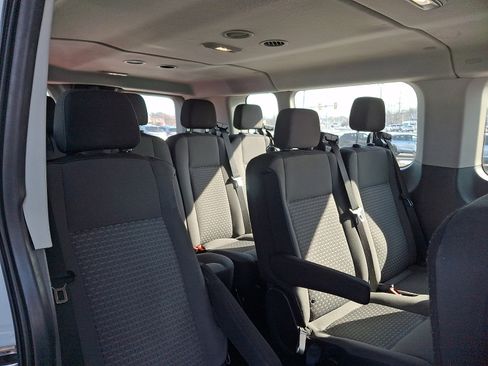 Used 2023 Ford Transit 350 XLT image 9