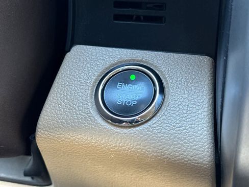 Used 2019 Ford F150 Lariat image 24