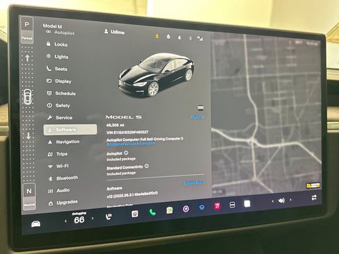 Used 2022 Tesla Model S AWD image 34