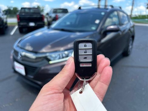 Used 2022 Honda HR-V EX image 46