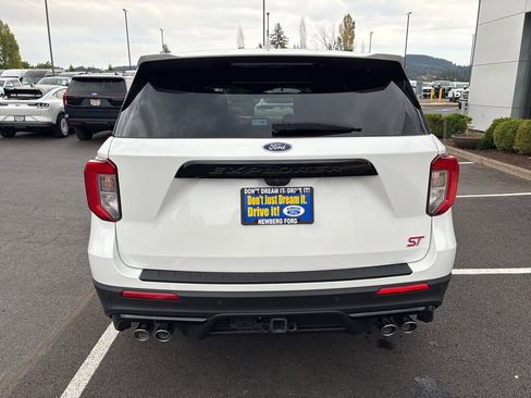 Used 2022 Ford Explorer ST w/ ST Street Pack image 6