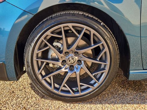 Used 2025 Toyota Camry SE image 11