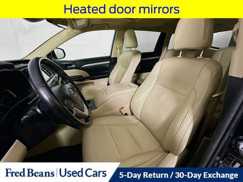 Used 2018 Toyota Highlander XLE image 24