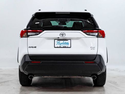Used 2025 Toyota RAV4 XLE AWD/4WD image 28