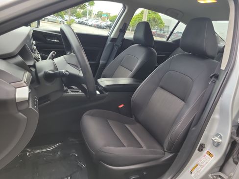 Used 2024 Nissan Altima 2.5 SV FWD image 19