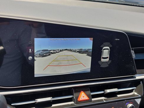 New 2026 Kia Niro FWD image 25