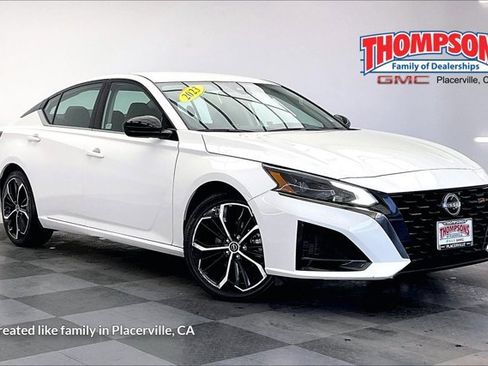 Used 2023 Nissan Altima 2.5 SR image 1