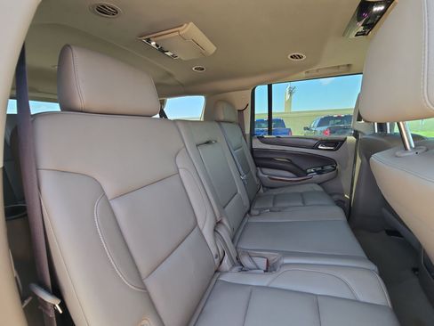 Used 2019 Chevrolet Suburban Premier RWD image 28