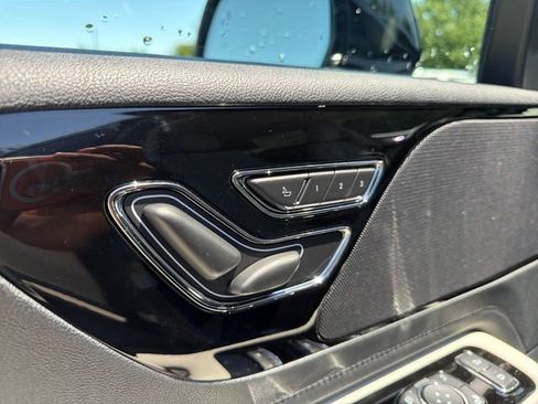 New 2026 Lincoln Aviator AWD image 21