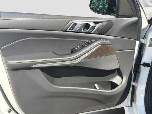 Used 2022 BMW X5 xDrive40i w/ M Sport Package AWD/4WD image 19