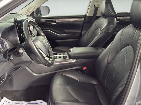 Used 2022 Toyota Highlander Platinum AWD/4WD image 25