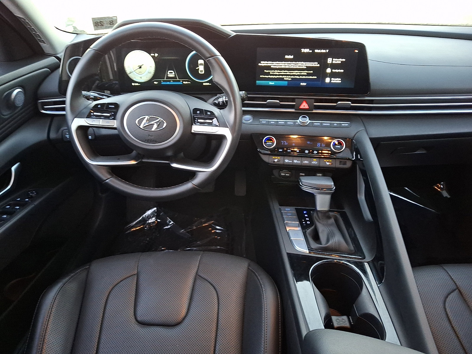Certified 2023 Hyundai Elantra Limited FWD image 11