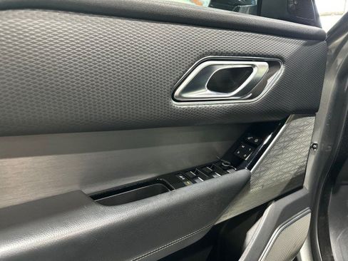 Used 2019 Land Rover Range Rover Velar R-Dynamic SE AWD/4WD image 41