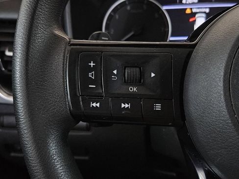 Used 2021 Nissan Rogue SV FWD image 11