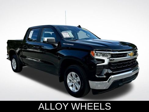 Used 2025 Chevrolet Silverado 1500 LT image 3