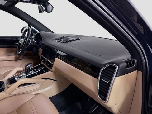 Used 2021 Porsche Cayenne S image 29