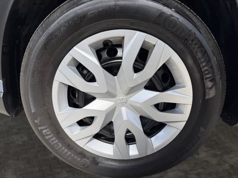 Used 2023 Toyota Corolla Cross L AWD/4WD image 9