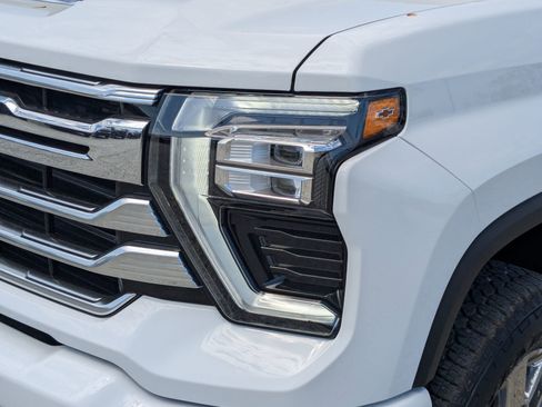 New 2026 Chevrolet Silverado 2500 High Country w/ High Country Premium Package AWD/4WD image 11