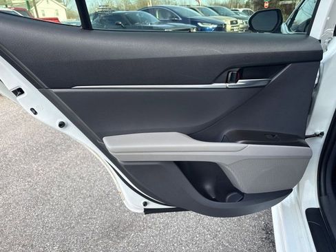 Used 2021 Toyota Camry SE image 13