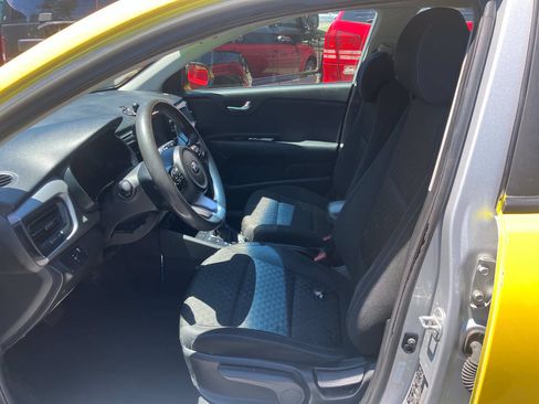 Used 2019 Kia Rio S FWD image 4