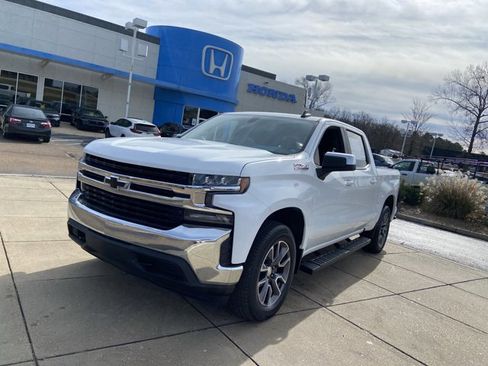 Used 2020 Chevrolet Silverado 1500 LT w/ All-Star Edition image 4