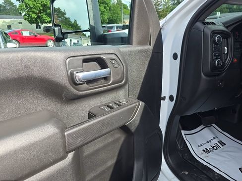 Used 2021 Chevrolet Silverado 2500 Custom w/ Custom Value Package AWD/4WD image 14