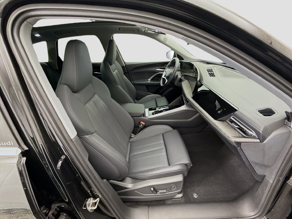 Certified 2025 Audi Q5 Premium w/ Premium Plus AWD/4WD image 19