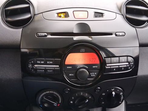 Used 2011 MAZDA MAZDA2 Touring image 12