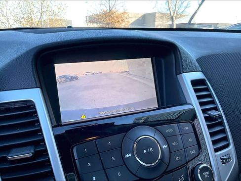 Used 2016 Chevrolet Cruze LT image 25