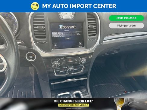 Used 2021 Chrysler 300 Touring L w/ Popular Equipment Group AWD/4WD image 10