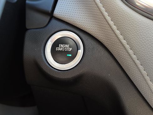 Used 2018 Chevrolet Equinox Premier image 28