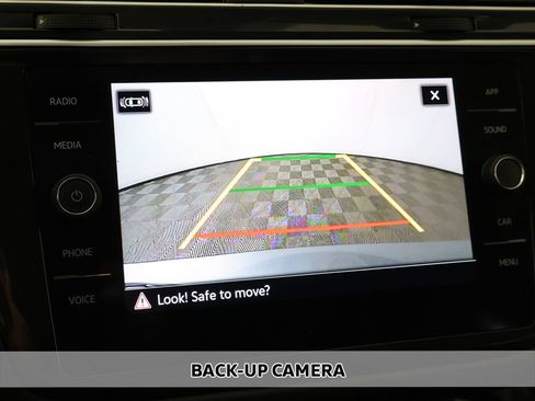 Used 2024 Volkswagen Tiguan SE R-Line FWD image 6
