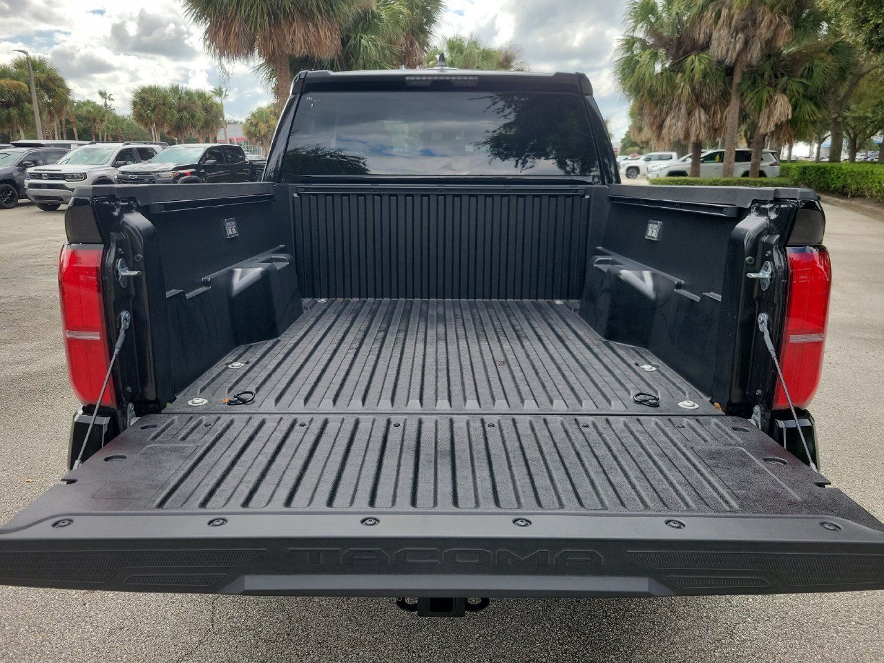 Used 2026 Toyota Tacoma SR5 AWD/4WD image 8