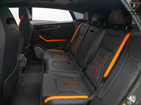 Used 2025 Lamborghini Urus SE image 22