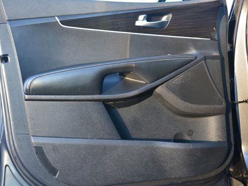 Used 2019 Kia Sorento LX w/ LX V6 Convenience Package image 16