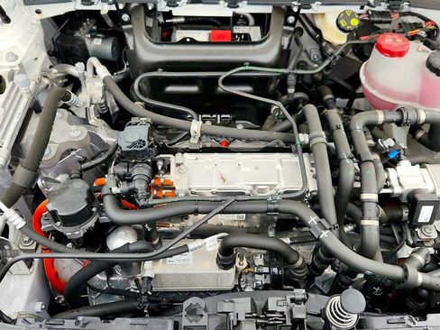 Used 2024 Mercedes-Benz EQB 250+ image 25